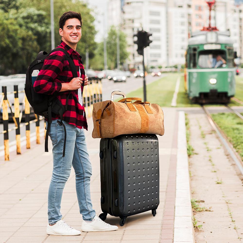 Bolsa de Viaje hecha con Corcho Color Marrón o Mostaza - ARTE